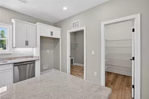 427 Garland Dr, Lexington, NC 27295 - Photo 8