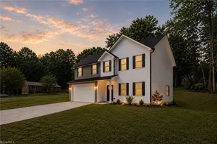 4147 2nd St NE, Hickory, NC 28601 - Photo 2