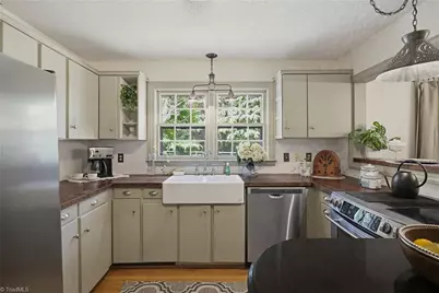 502 Hunter Street, Madison, NC 27025 - Photo 14
