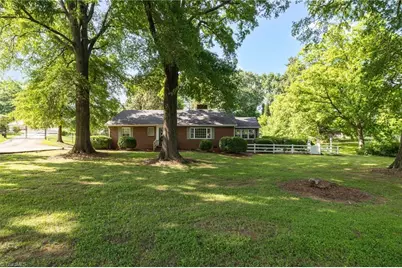 502 W Hunter Street, Madison, NC 27025 - Photo 4