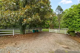 502 Hunter St, Madison, NC 27025 - Photo 32