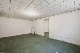 502 Hunter St, Madison, NC 27025 - Photo 28