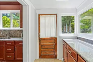 2501 Walker Ave, Greensboro, NC 27403 - Photo 14