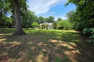 1547 Riverwood Dr, Lexington, NC 27292 - Photo 2