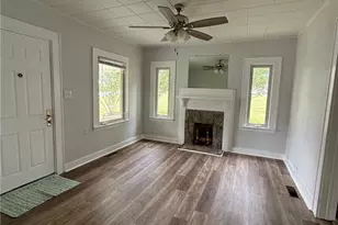 153 Green St, Mount Airy, NC 27030 - Photo 10