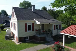 153 Green St, Mount Airy, NC 27030 - Photo 8
