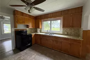 153 Green St, Mount Airy, NC 27030 - Photo 6
