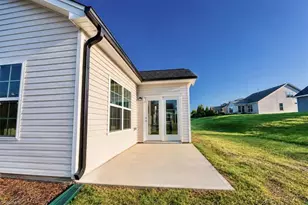 1040 Fairhaven Dr, Mebane, NC 27302 - Photo 46