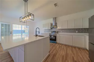 884 Jennifer Ln, High Point, NC 27265 - Photo 10