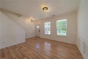 884 Jennifer Ln, High Point, NC 27265 - Photo 4