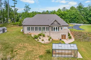 153 Woodridge Dr, Mount Airy, NC 27030 - Photo 2