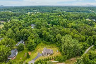 153 Woodridge Dr, Mount Airy, NC 27030 - Photo 2