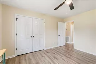 7109 Taunton Dr, Greensboro, NC 27410 - Photo 24