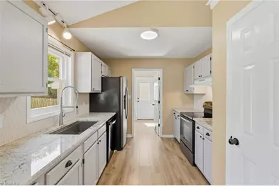 7109 Taunton Drive, Greensboro, NC 27410 - Photo 10