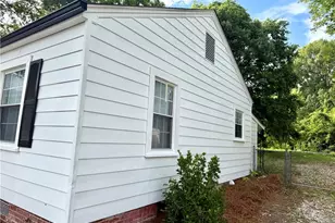 1107 Alden St, Burlington, NC 27217 - Photo 2