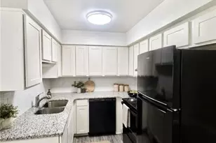 501 Greenbriar Rd, Greensboro, NC 27405 - Photo 2