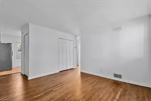 1804 Villa Dr, Greensboro, NC 27403 - Photo 8