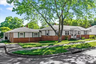 1804 Villa Dr, Greensboro, NC 27403 - Photo 2
