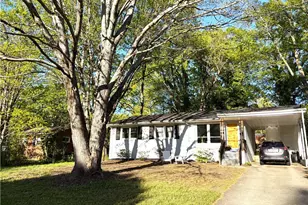 2904 Shamrock Dr, Greensboro, NC 27408 - Photo 2