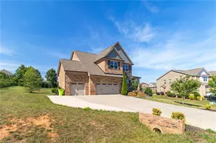 8104 Ridgeback Ct, Stokesdale, NC 27357 - Photo 4