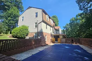 1010 Shamrock Ct, High Point, NC 27265 - Photo 4