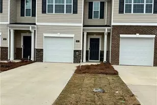 1351 Amberview Ln, Kernersville, NC 27284 - Photo 2
