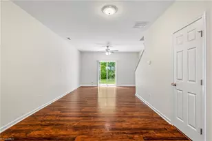 105 Sommerwall Pl, Greensboro, NC 27405 - Photo 10