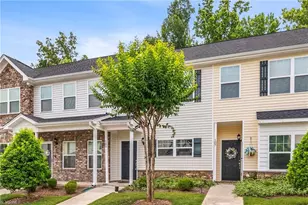 105 Sommerwall Pl, Greensboro, NC 27405 - Photo 2