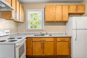 437 W 24th St, Winston-Salem, NC 27105 - Photo 16