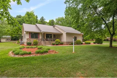 104 Willowbrook Drive, Thomasville, NC 27360 - Photo 2