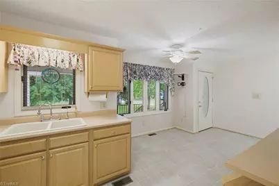 104 Willowbrook Drive, Thomasville, NC 27360 - Photo 14