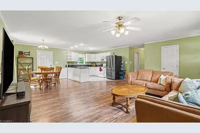 809 Carolina Avenue, Thomasville, NC 27360 - Photo 4