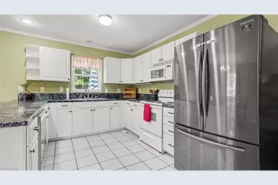 809 Carolina Avenue, Thomasville, NC 27360 - Photo 8