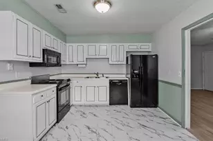 4704 Cabot Dr, Greensboro, NC 27407 - Photo 10