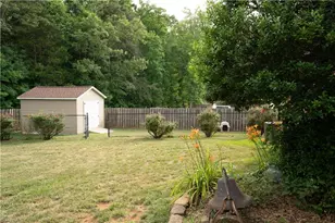 6407 Calvary Way, Thomasville, NC 27360 - Photo 8