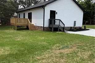 121 Smith Ave, Lexington, NC 27292 - Photo 2