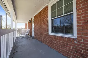 625 Flynn St, Eden, NC 27288 - Photo 2