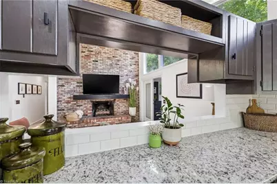 2607 Woodview Drive, Greensboro, NC 27408 - Photo 14