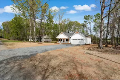 140 Bud Road, Reidsville, NC 27320 - Photo 4