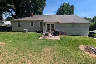 4221 Eck Rd, Jonesville, NC 28642 - Photo 4