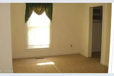 215 Orchard Street, Mount Airy, NC 27030 - Photo 4