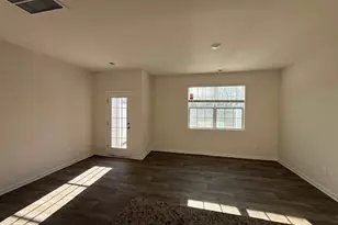 1323 Broholmer Ln, Greensboro, NC 27405 - Photo 8
