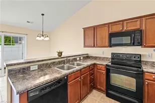 3925 Parkview Ct, Winston-Salem, NC 27127 - Photo 8