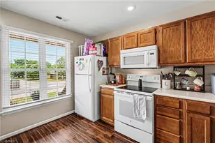 525 Highland Park Dr, Eden, NC 27288 - Photo 10