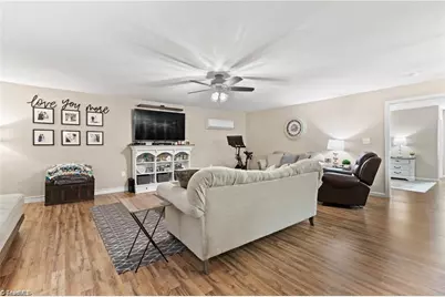 227 S Scales Street, Reidsville, NC 27320 - Photo 10