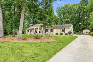4804 Brookhaven Dr, Greensboro, NC 27406 - Photo 2