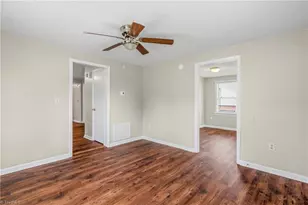 104 S Raleigh St, Greensboro, NC 27401 - Photo 6