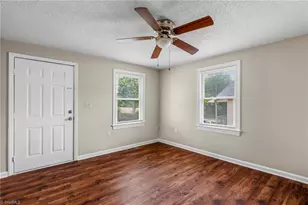 104 S Raleigh St, Greensboro, NC 27401 - Photo 8