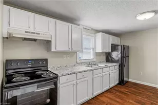 104 S Raleigh St, Greensboro, NC 27401 - Photo 12
