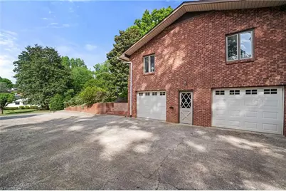 421 Flyntvalley Drive, Winston-Salem, NC 27104 - Photo 36